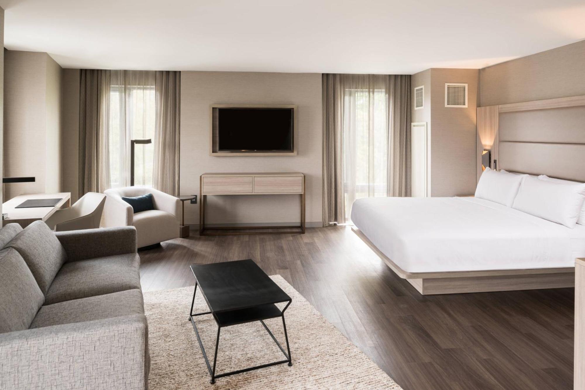 Ac Hotel By Marriott Boston Cleveland Circle Exteriör bild